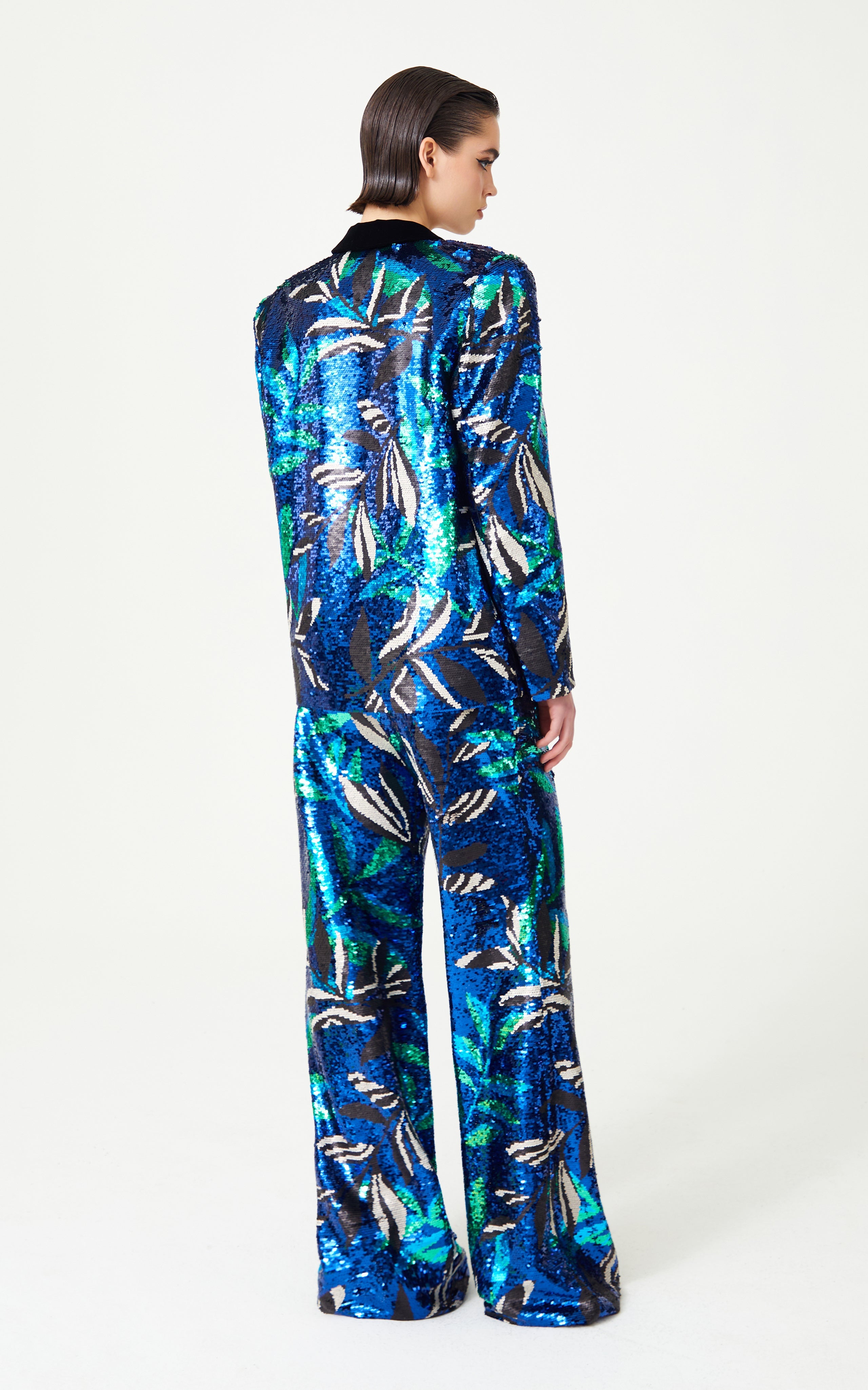 FW24-J-1001-Patterned Blue-42 raisa_vanessa flower-patterned-sequin-woven-lycra-jacket-with-velvet-collar