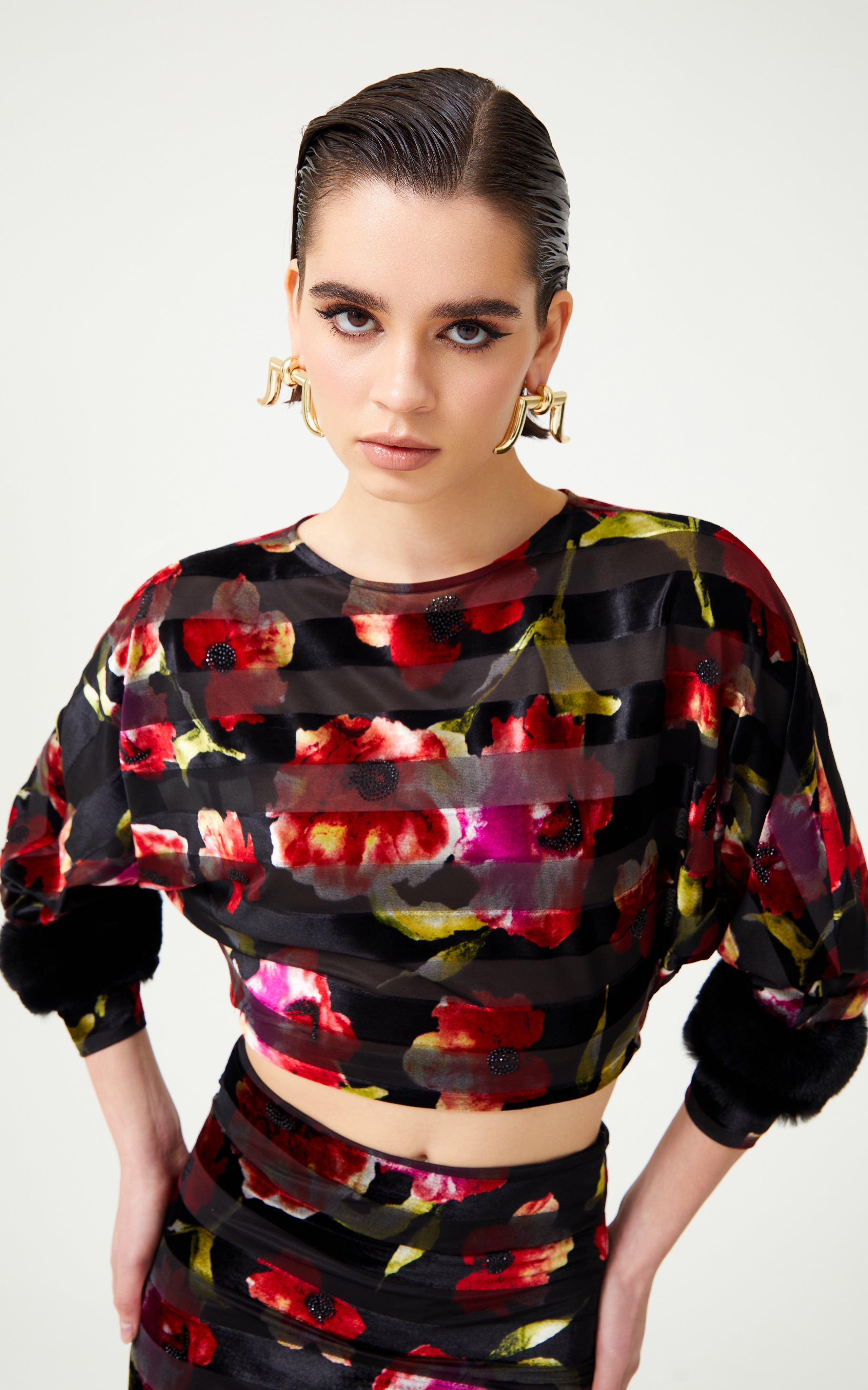 FW24-T-1001-Printed Red-38 raisa_vanessa red-flower-printed-stretchy-black-crop-top-with-feather-sleeve-finishing