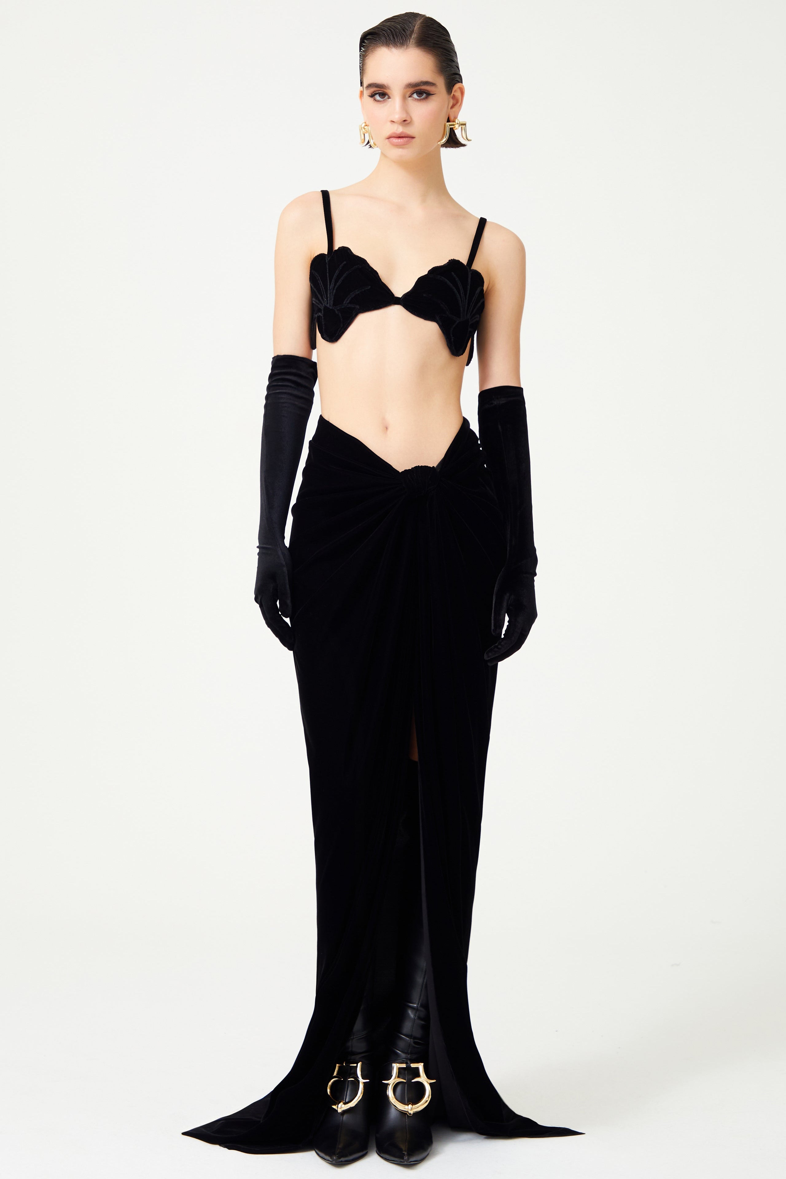 FW24-T-1003-Black-34 raisa_vanessa black-velvet-strappy-flower-shaped-bra