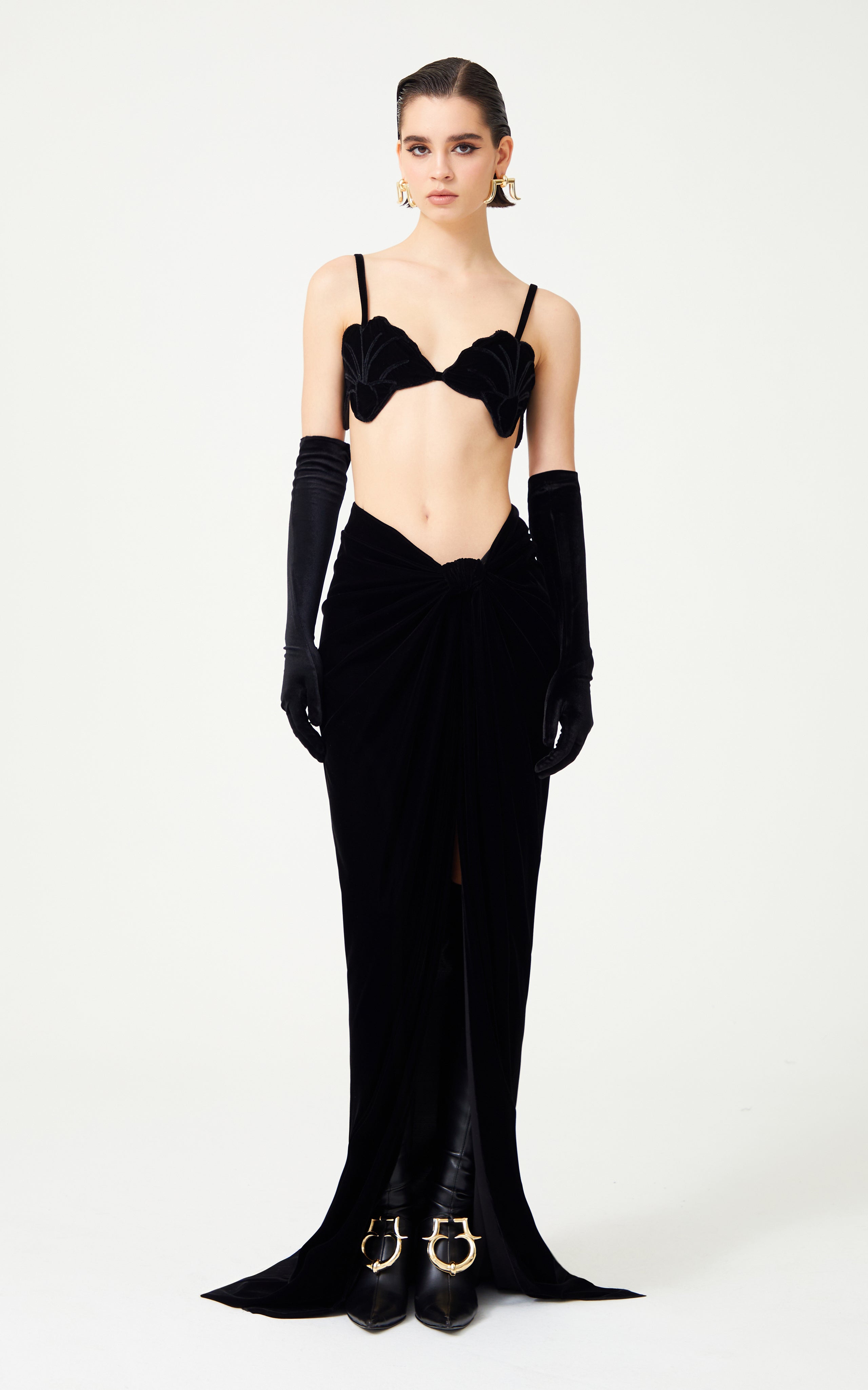 FW24-T-1003-Black-34 raisa_vanessa black-velvet-strappy-flower-shaped-bra