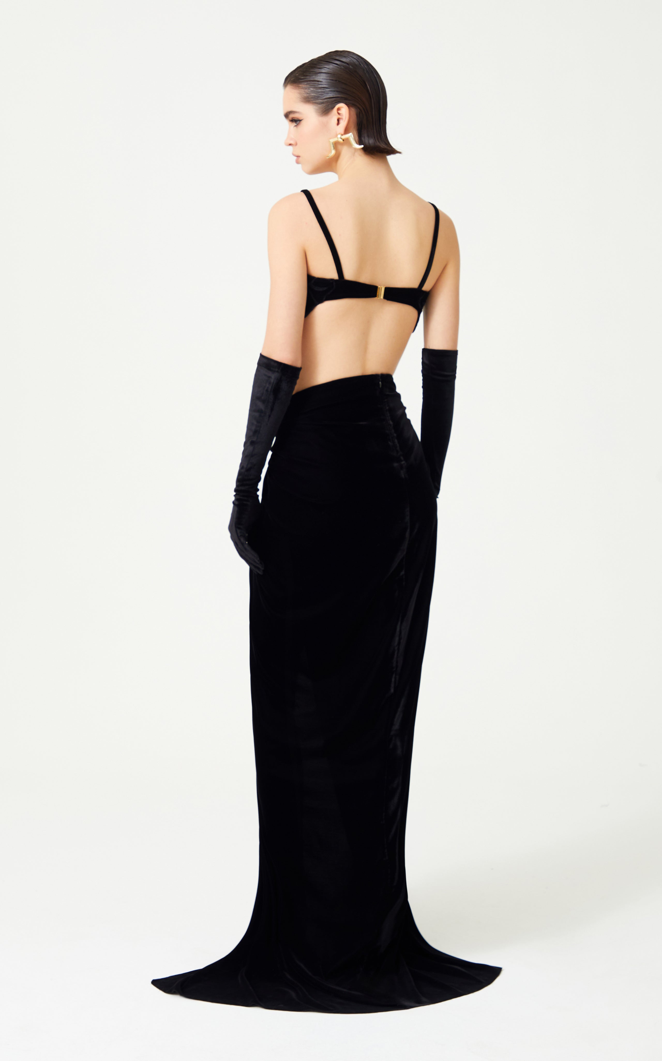 FW24-T-1003-Black-42 raisa_vanessa black-velvet-strappy-flower-shaped-bra
