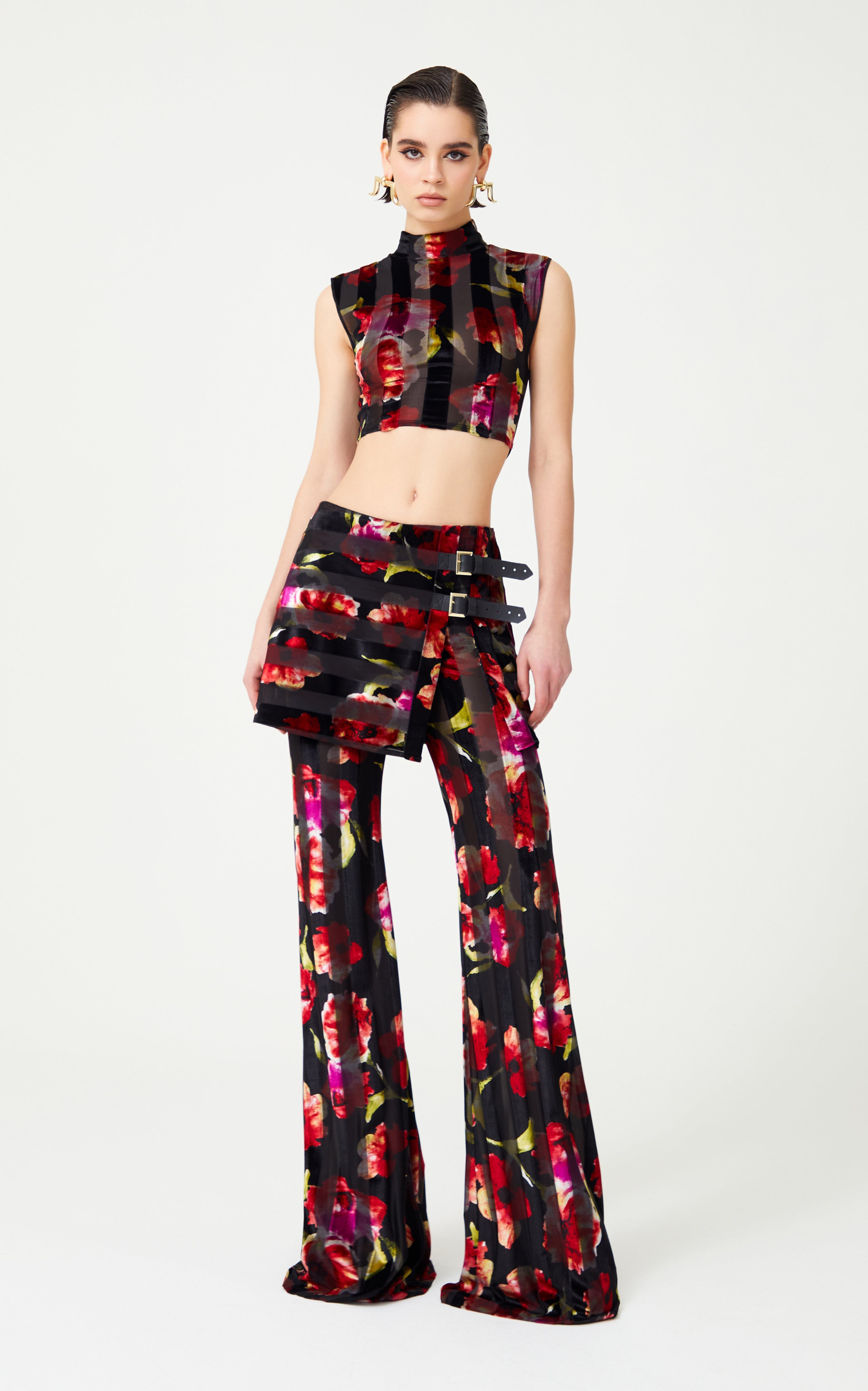 FW24-T-1009-Printed Red-34 raisa_vanessa red-flower-printed-stretchy-crop-top