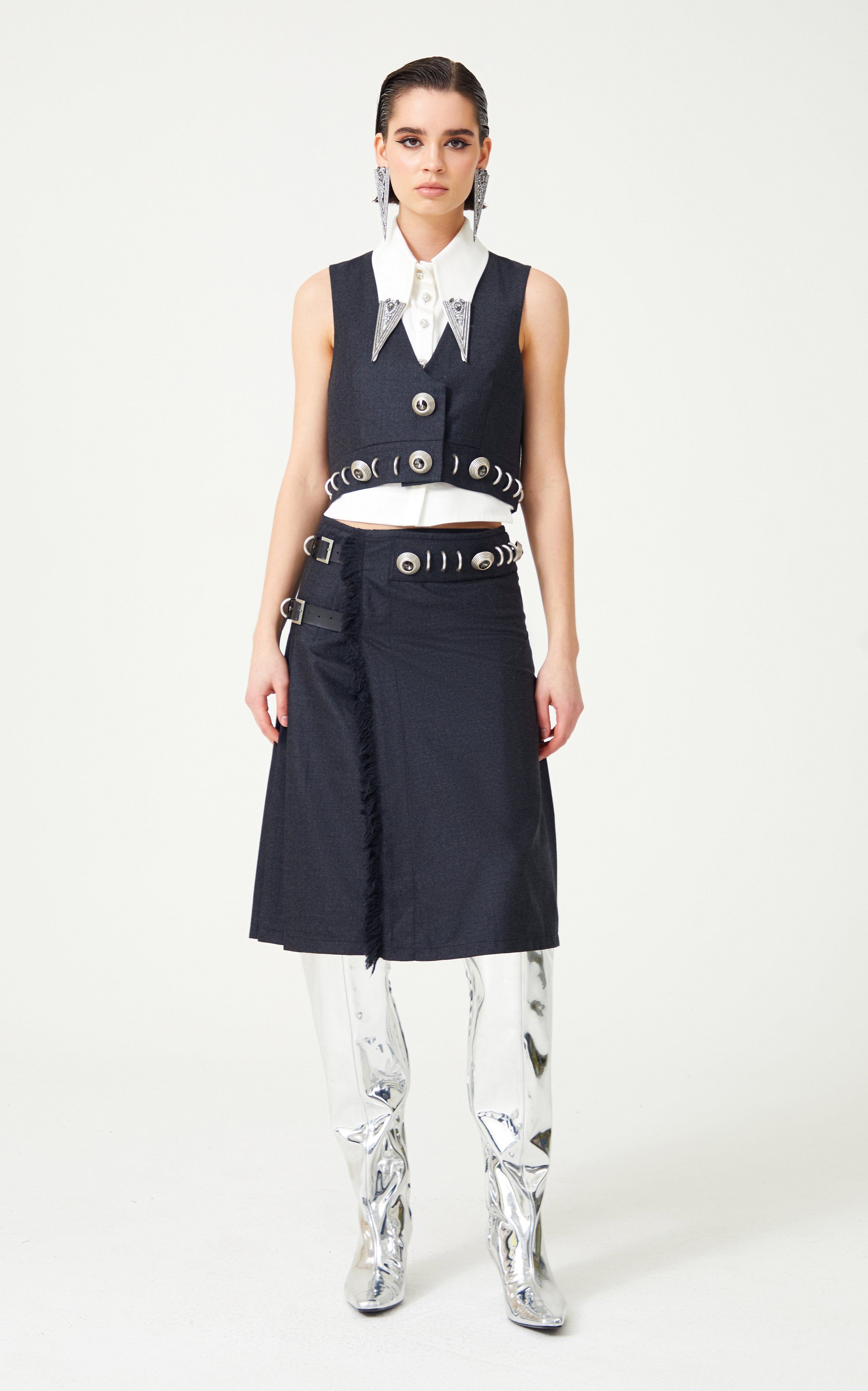 FW24-T-1020-Anthracite-34 raisa_vanessa dark-grey-wool-vest-with-metallic-buttons-and-piercing-detail