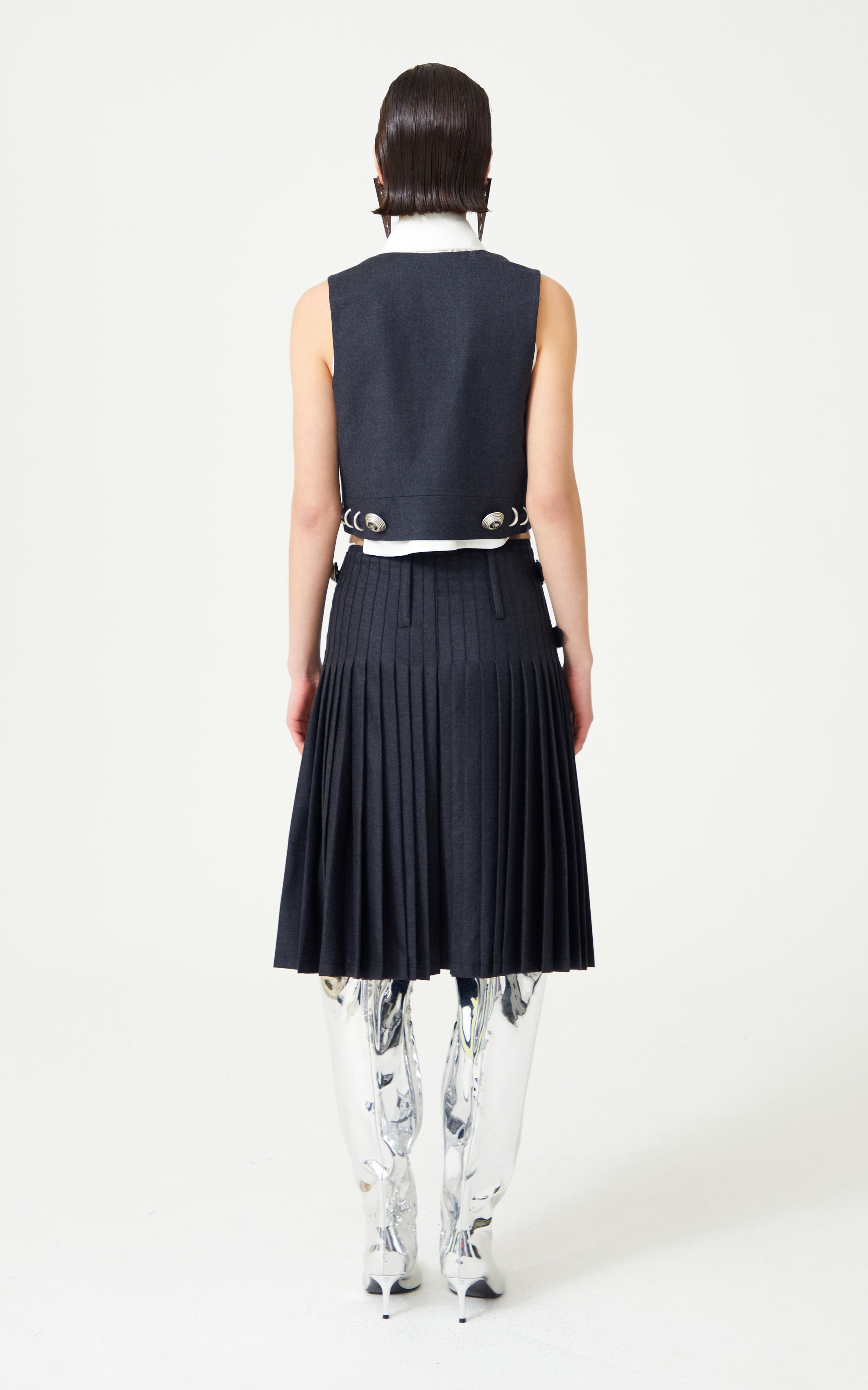 FW24-T-1020-Anthracite-40 raisa_vanessa dark-grey-wool-vest-with-metallic-buttons-and-piercing-detail