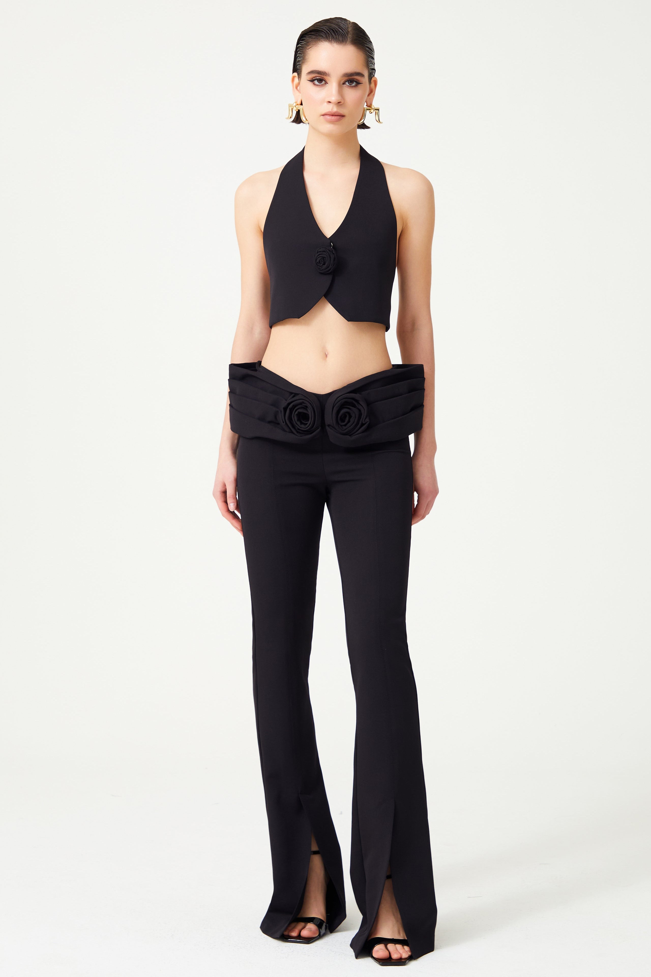 FW24-T-1021-Black-34 raisa_vanessa black-stretchy-flower-detailed-crop-vest