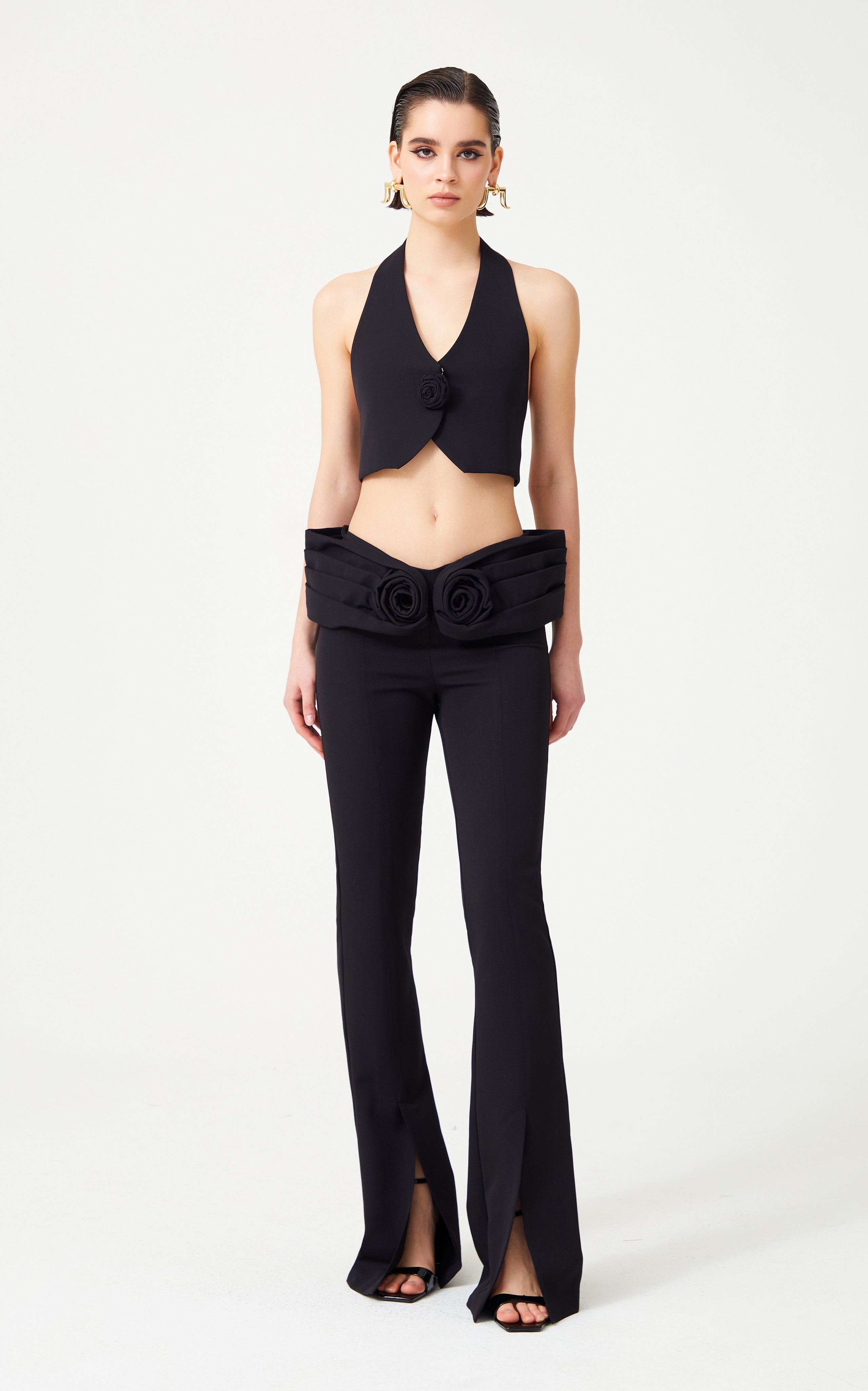 FW24-T-1021-Black-34 raisa_vanessa black-stretchy-flower-detailed-crop-vest