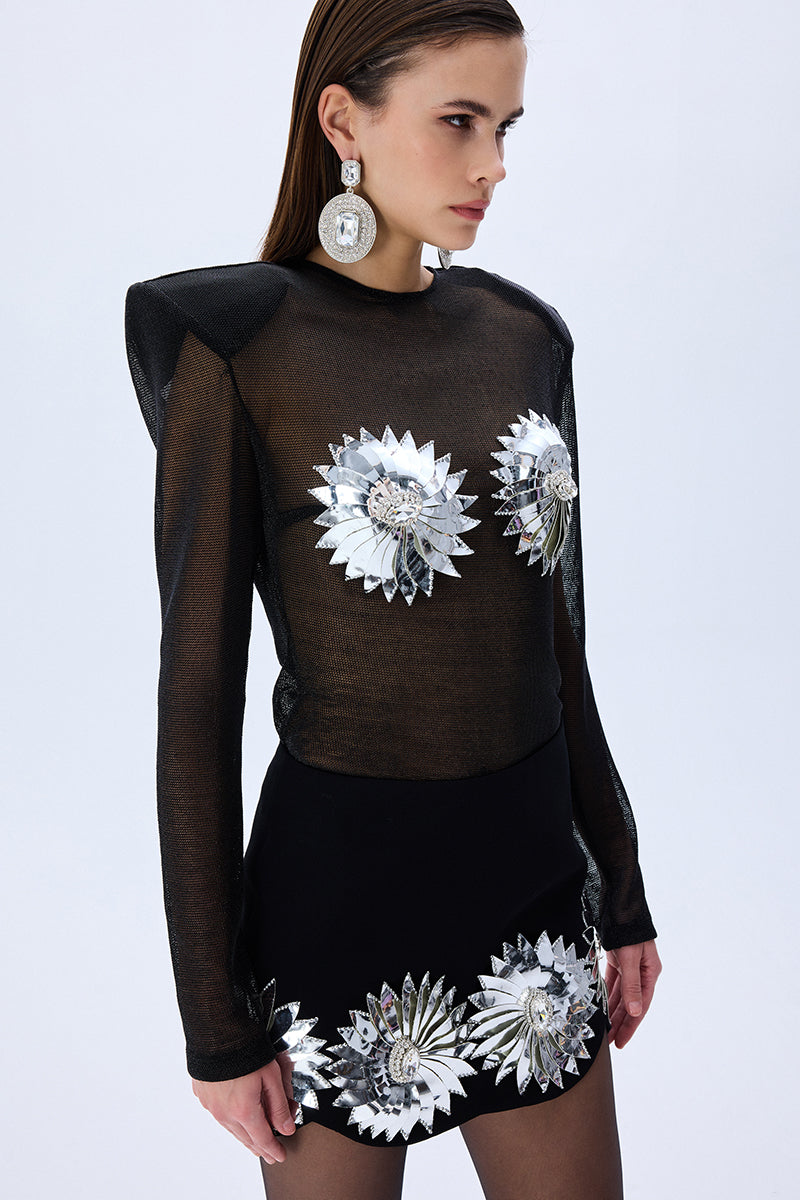 FW25-S-1005-Black-38 raisa_vanessa black-crepe-mini-skirt-with-patent-flower-detail