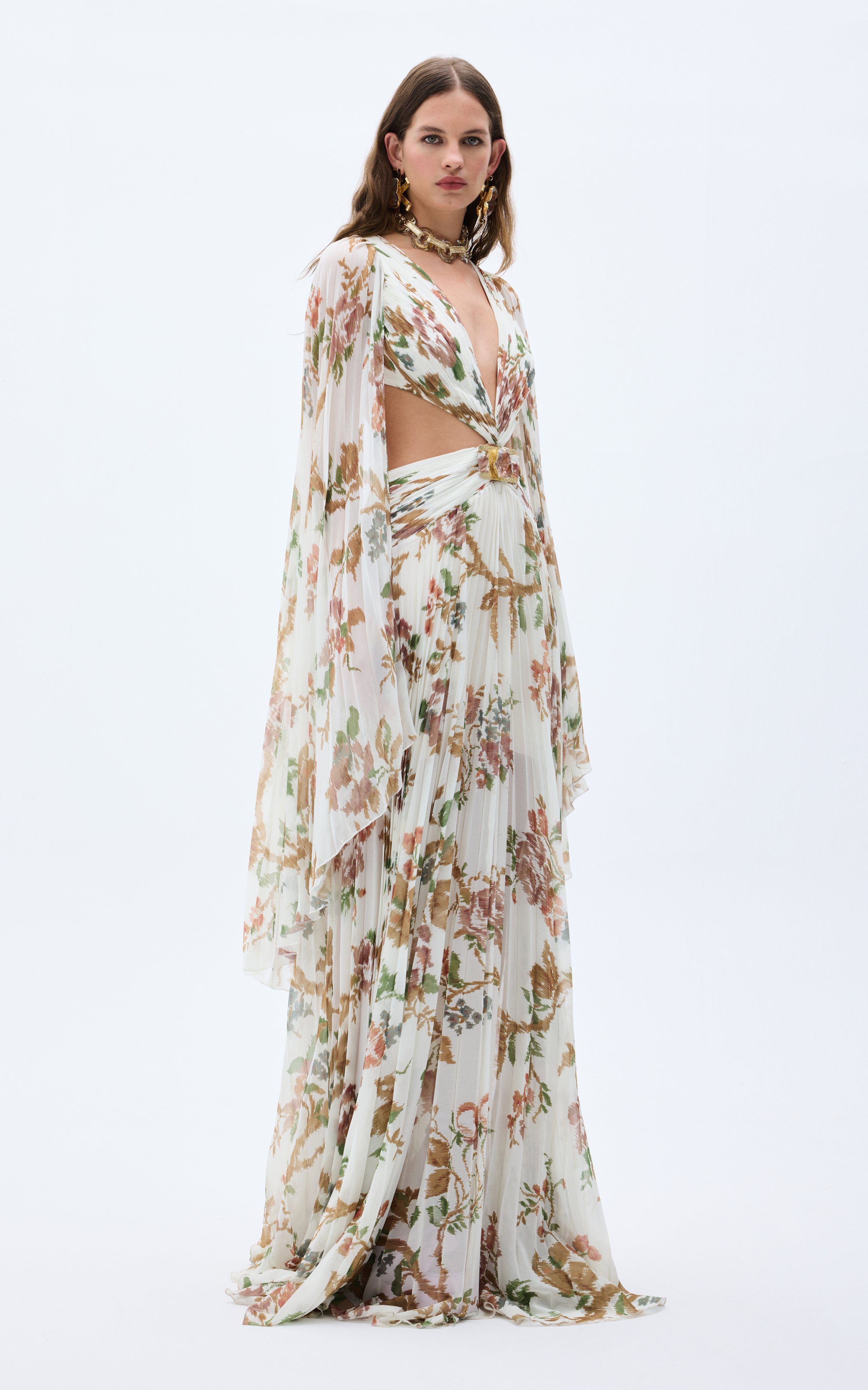 SS25-D-1006-printed-36 raisa_vanessa pleated-chiffon-flower-printed-maxi-dress-with-rock-shaped-swarovski-stoned-accessory-detail