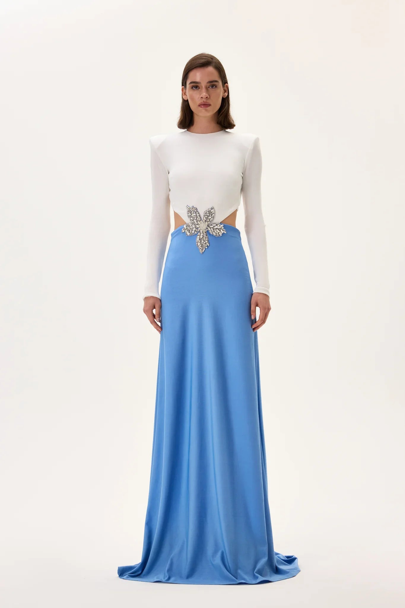 SS26-D-1002-34 raisa_vanessa backless-buzzy-gown-with-crystal-flower-on-the-waist