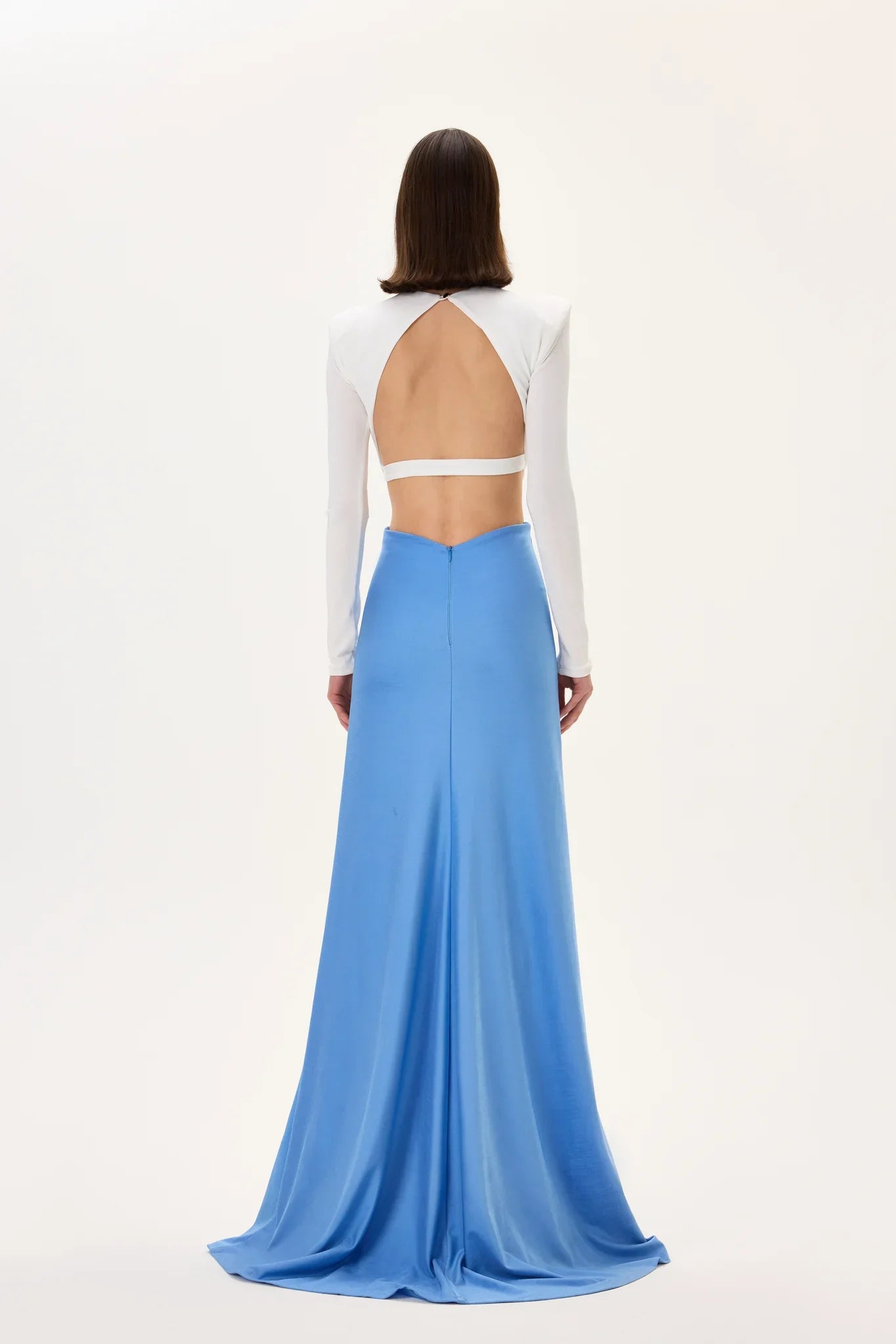 SS26-D-1002-38 raisa_vanessa backless-buzzy-gown-with-crystal-flower-on-the-waist