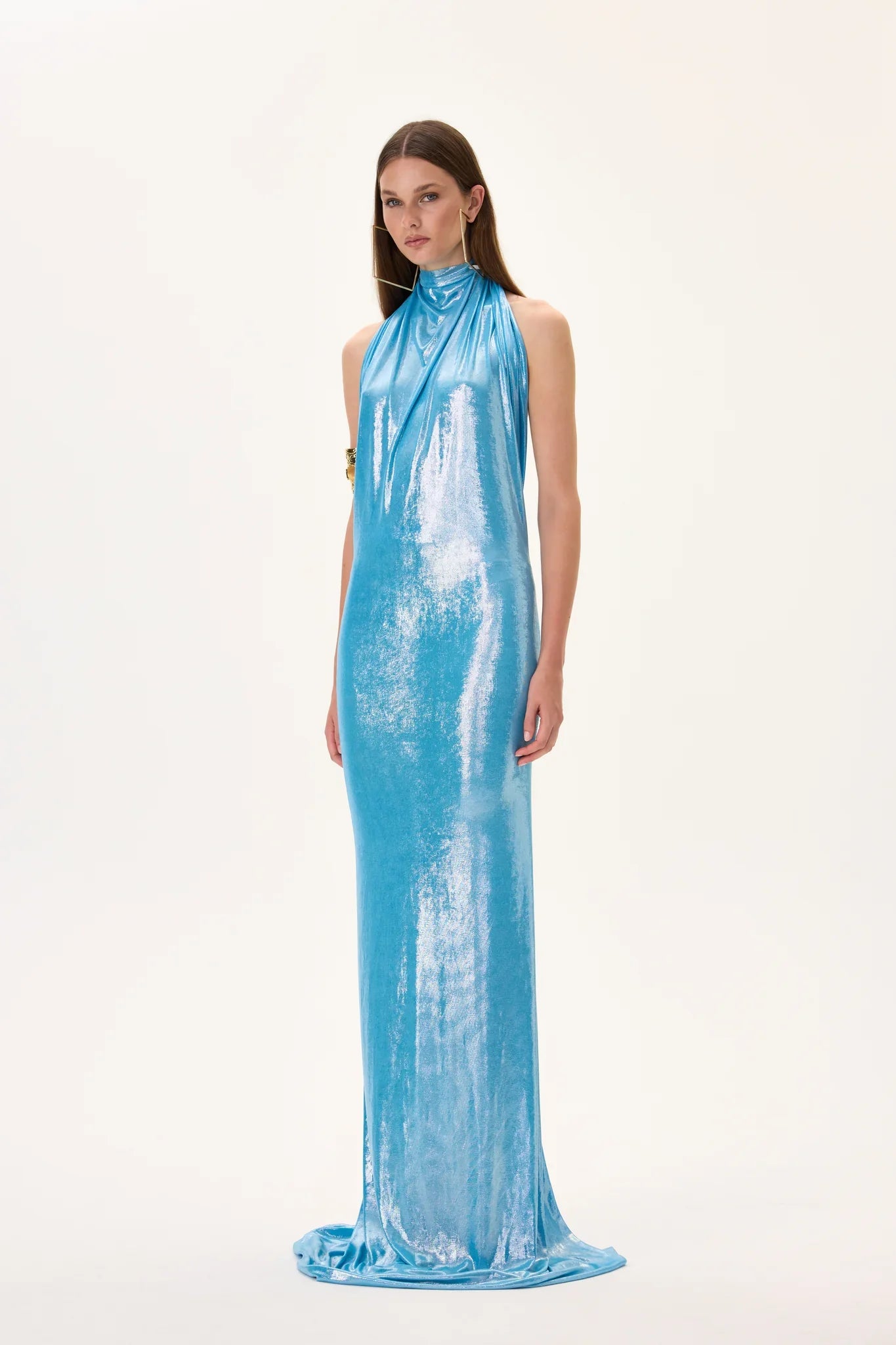 SS26-D-1006-34 raisa_vanessa metallic-jersey-halter-neck-maxi-gown-with-gold-back-accessory