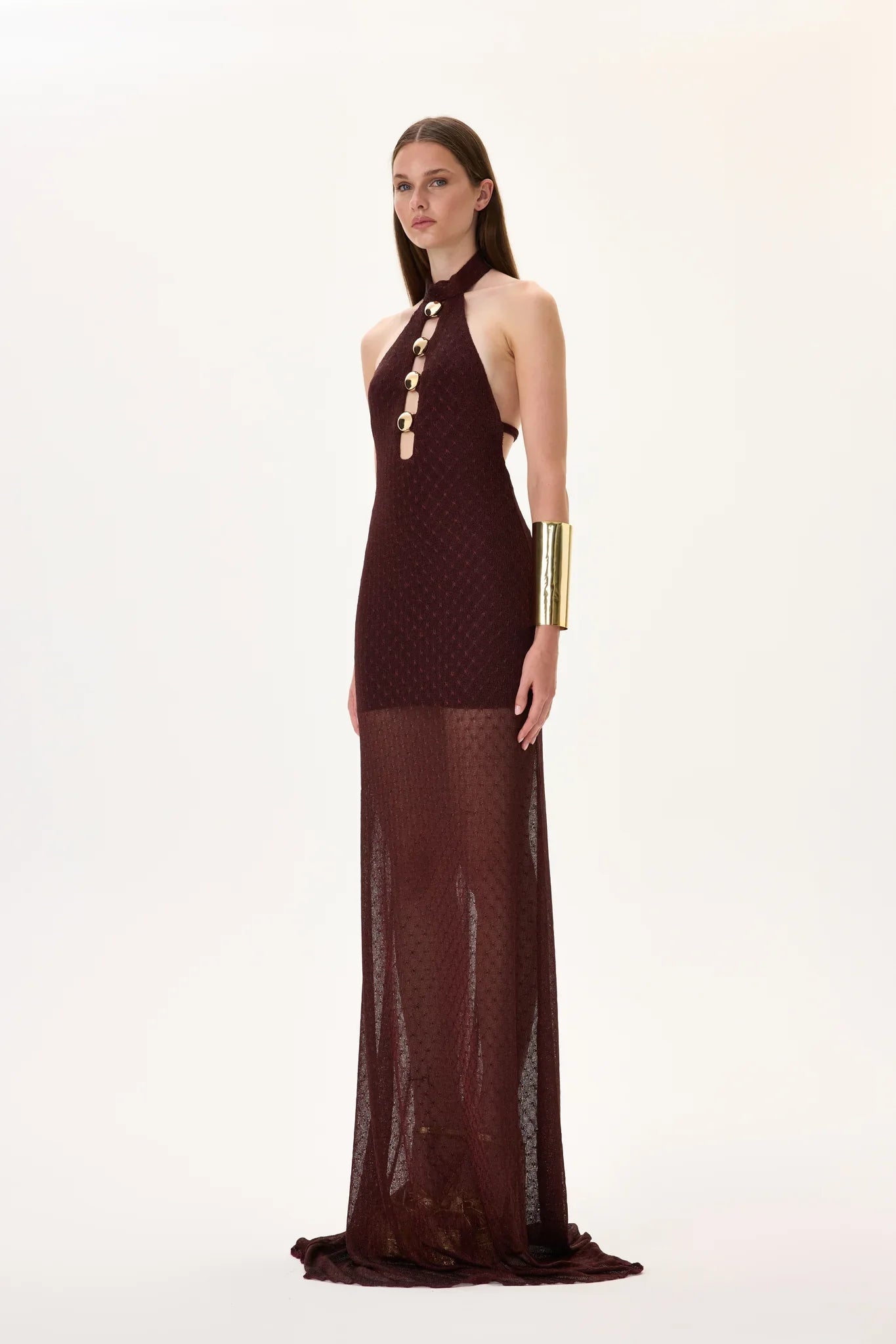D-34CR-28076 raisa_vanessa knitted-burgundy-halter-neck-maxi-dress-with-gold-metal-accessories