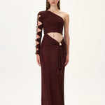 SS26-D-1021-34 raisa_vanessa knitted-burgundy-one-sleeved-draped-midi-dress-with-side-slit-and-gold-accessories