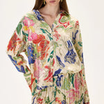 SS26-T-1020-4-40 raisa_vanessa cru-viscone-multi-color-flower-printed-shirt-with-gold-foil-accents