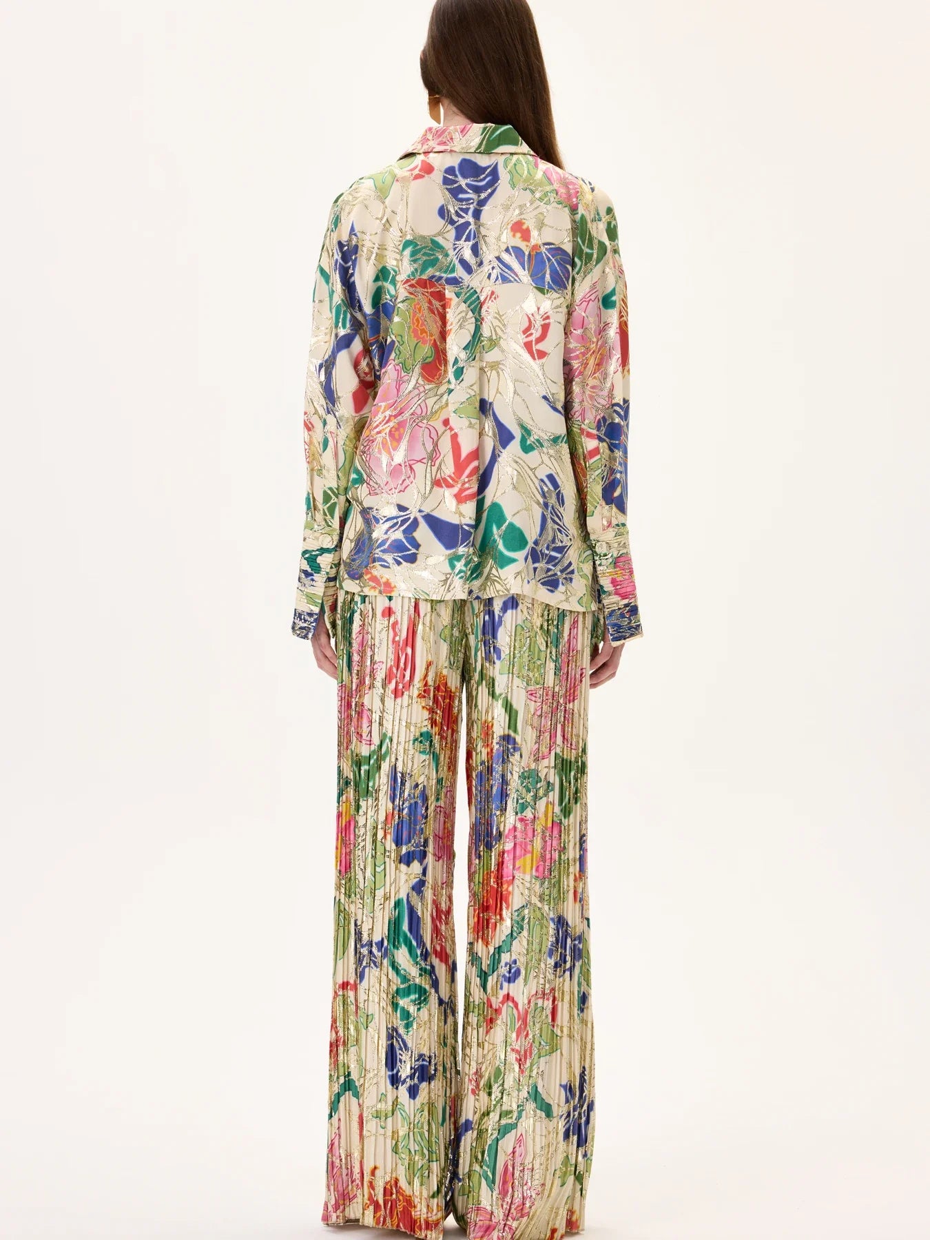 SS26-T-1020-3-38 raisa_vanessa cru-viscone-multi-color-flower-printed-shirt-with-gold-foil-accents